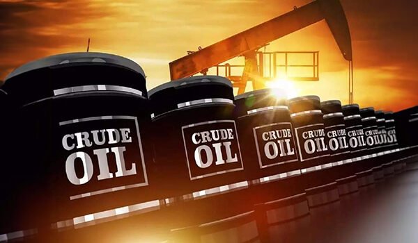 Oil Surges Above $100 as Middle East Tensions Raise Fresh Inflation Risks